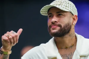 Neymar entra na pré-lista de Ancelotti, que vai a Mirassol observar o meia