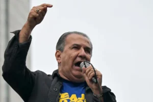 Nikolas diz que futuro de Moraes é na cadeia, e Malafaia chama ministro de ditador em ato