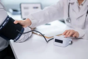 Os segredos de um cardiologista para conseguir baixar a pressão arterial