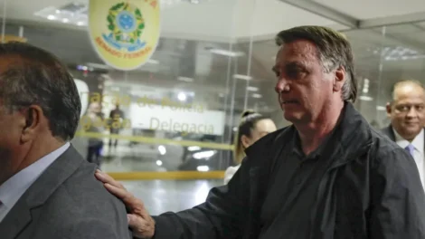 PGR dá parecer favorável à prisão domiciliar de Bolsonaro