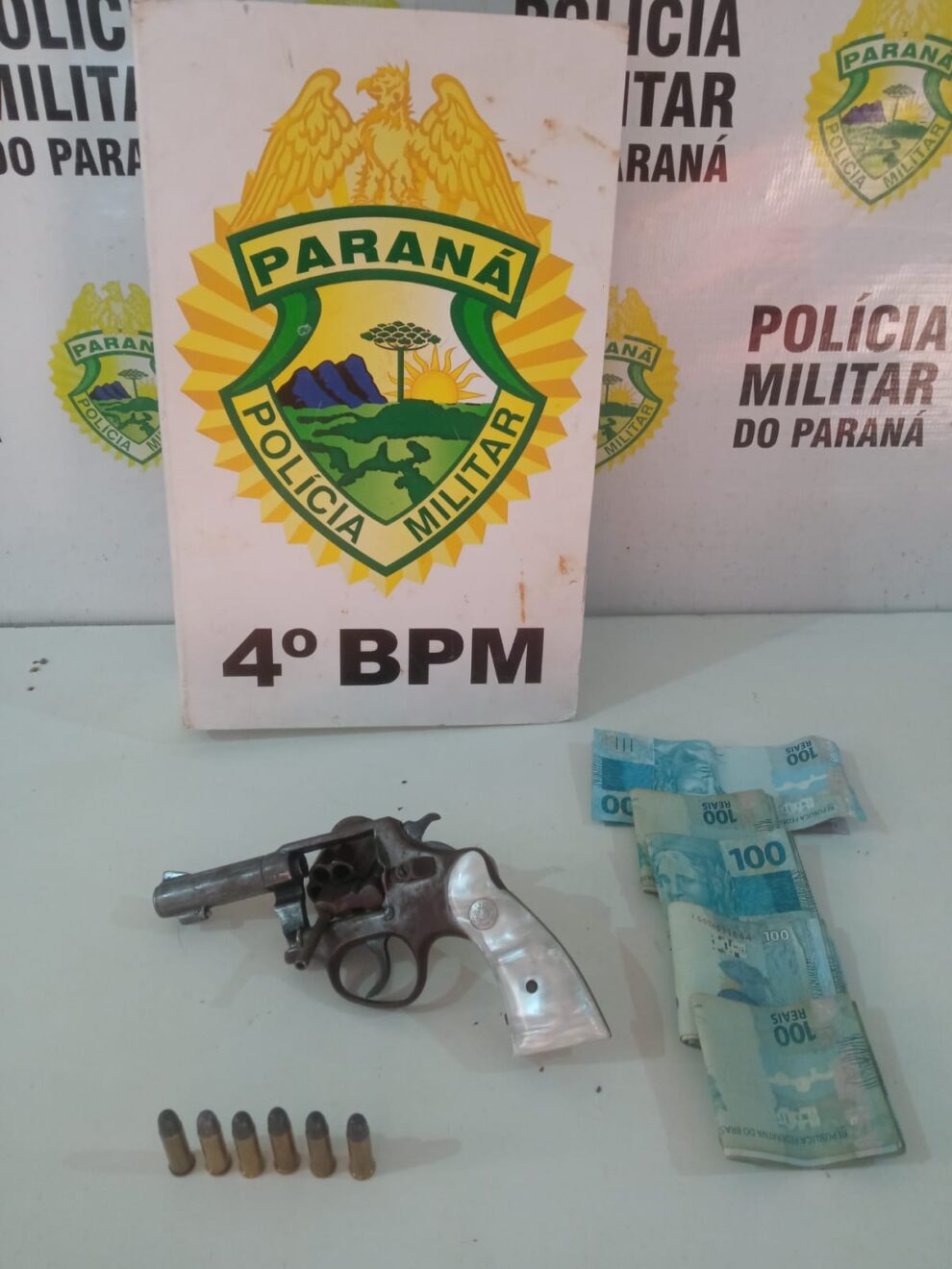 PM prende homem por ameaça em tabacaria e descobre mandado de prisão contra a vítima