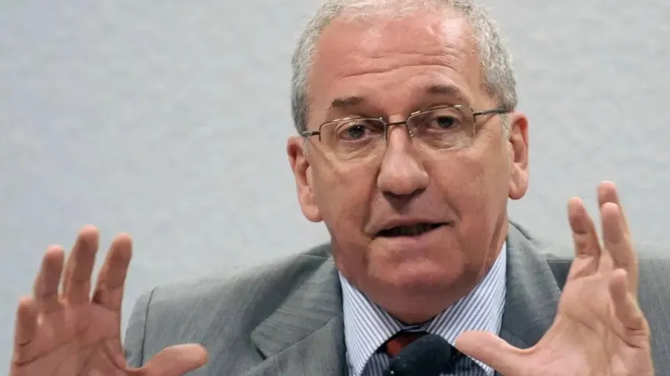 Panamá deporta ex-ministro Franklin Martins e depois pede desculpas