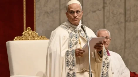 Papa não quer que padres usem IA para escreverem sermões