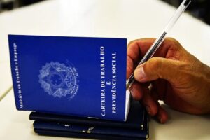 Paraná abre 18.306 vagas de emprego com carteira assinada em janeiro de 2026
