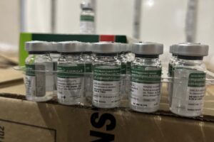 Paraná recebe 332 mil vacinas contra a gripe para início da campanha no próximo sábado