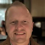 Pegadinha termina em tragédia: aluno atropela professor nos EUA