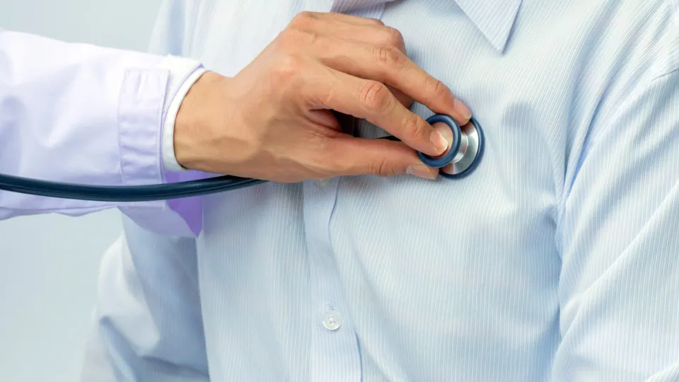 Pesquisa avalia o que mais afeta a qualidade de vida do médico brasileiro; veja resultados