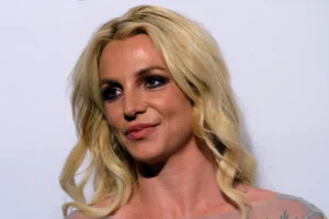 Polícia encontra 'substância misteriosa' dentro do carro de Britney Spears, diz site