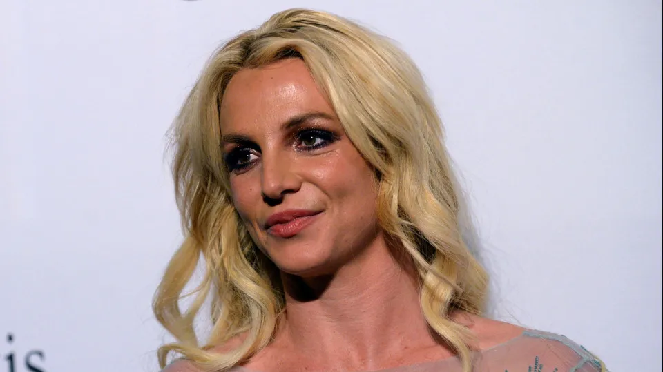 Polícia encontra 'substância misteriosa' dentro do carro de Britney Spears, diz site