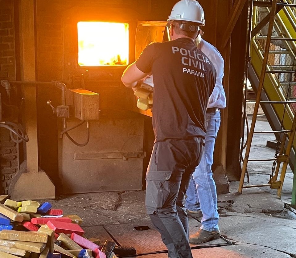 Polícia incinera mais de uma tonelada de drogas em Campo Mourão