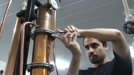 Por trás de um bom licor: a história da IT44, destilaria maringaense que nasceu na universidade