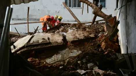 Porteirinha (MG) retira moradores de casa após risco de rompimento de barragem de captação de água