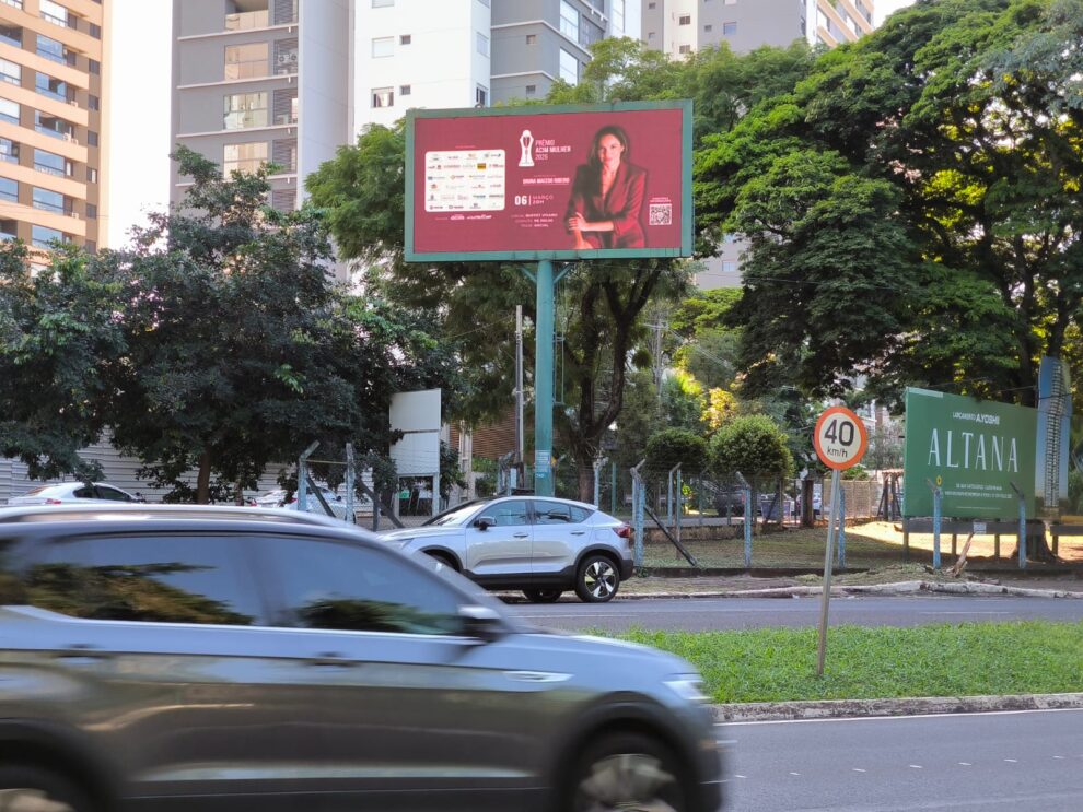 Prêmio ACIM Mulher ganha visibilidade em Maringá com exibição nos painéis de LED da Triunfo OOH