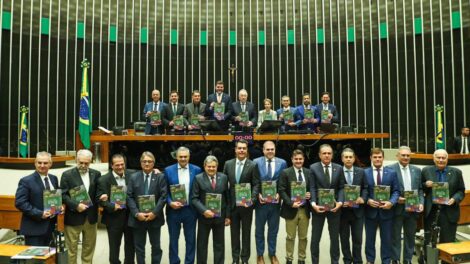 Presidente do Sistema FAEP participa, em Brasília, da entrega das demandas do agro em 2026