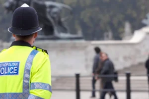 Quatro homens são presos em Londres por suspeita de espionagem para o Irã