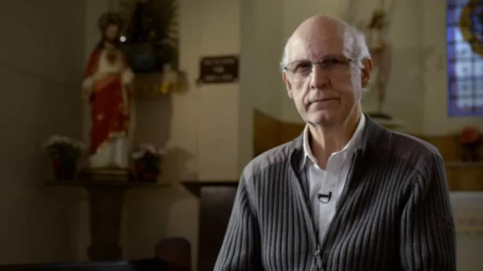 “Quem governa SP é o mercado imobiliário”, diz padre Júlio a Datena