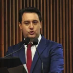 Ratinho Jr. fala em 'virar página do atraso' no Brasil e em volta ao setor privado