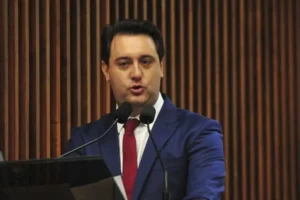 Ratinho Jr. fala em 'virar página do atraso' no Brasil e em volta ao setor privado