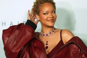 Rihanna tem casa em Beverly Hills atingida por tiros e mulher é presa