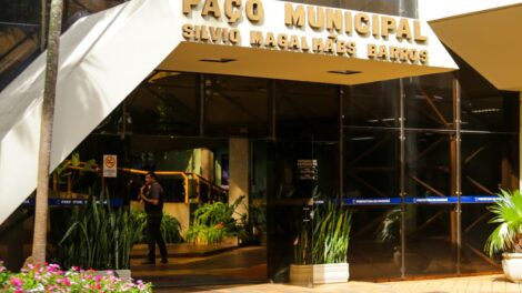 Servidores de Maringá recebem reajuste na folha de pagamento de março