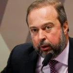 Silveira defende manter preço da gasolina e ameaça acionar PF contra 'especulação criminosa'