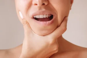 Sinais na boca podem indicar risco de câncer colorretal; veja quais são