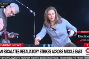 Sirenes soam em Tel Aviv e jornalistas abandonam transmissão; vídeo