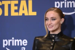 Sophie Turner se lesiona, e filmagens da série 'Tomb Raider' são interrompidas