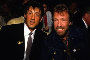 Sylvester Stallone e outros artistas lamentam morte de Chuck Norris