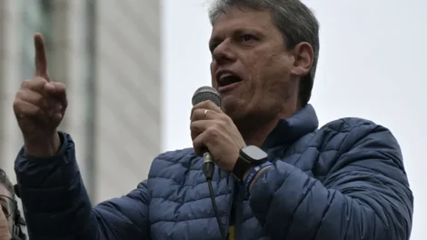 Tarcísio lidera isolado intenção de voto para Governo de SP, mostra Datafolha