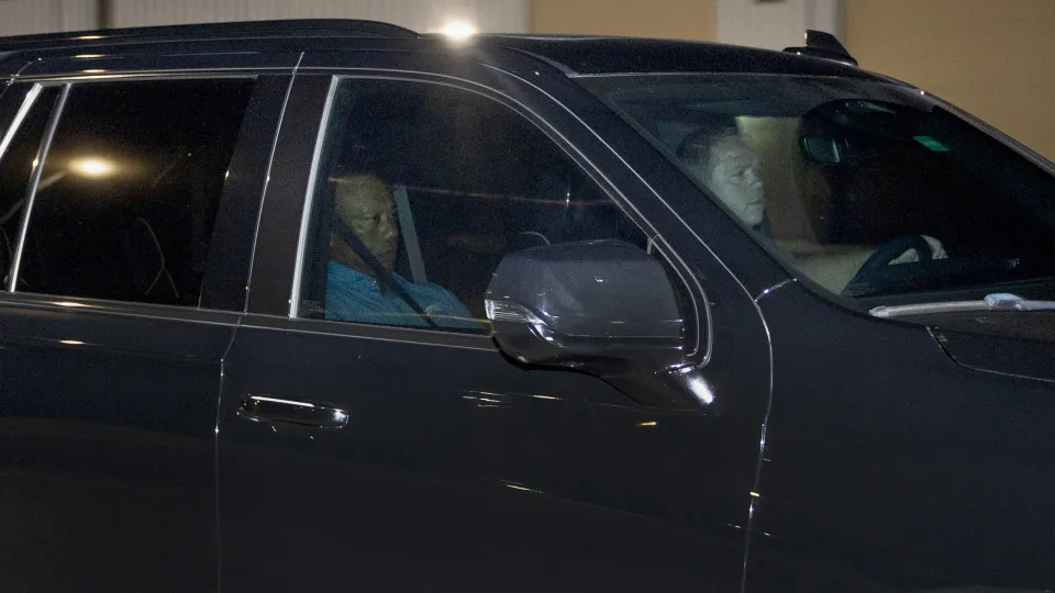 Tiger Woods é libertado após grave acidente de carro