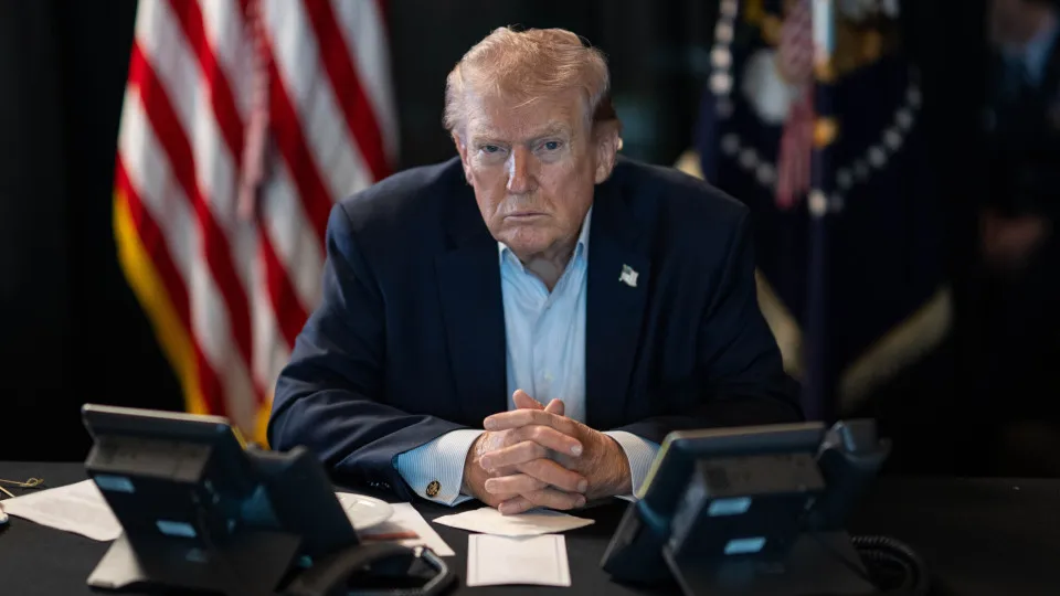 Trump vai reunir fabricantes de armas e cobrar 'armamento de ponta'