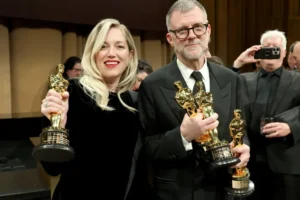 'Uma Batalha Após a Outra' é o grande vencedor do Oscar, que ignora 'O Agente Secreto'