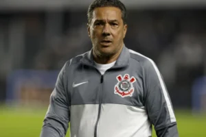 Vanderlei Luxemburgo apresenta melhora, mas permanece na UTI