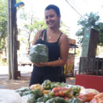 Vendedora de vegetais doa mercadorias após ser impedida de seguir em calçadas do centro de Maringá: "Falam que não é lugar de ambulante"