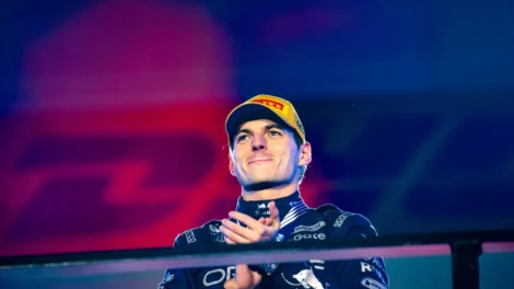 Verstappen tem vitória anulada na endurance por erro da equipe; entenda