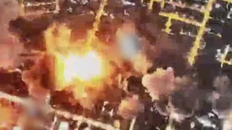 Víde: 50 caças de Israel atacam bunker que era de Ali Khamenei no Irã