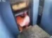 Vídeo: homem escapa de ser esmagado ao sair de elevador na Índia