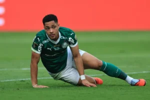 Vitor Roque treina separado e corre para se recuperar a tempo da final