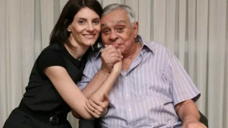 Viúva de Chico conta mágoa do humorista: "Mataram ele 14 anos antes"