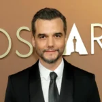 Wagner Moura diz sentir alívio com fim da temporada de premiações