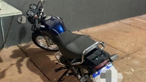 Adolescentes de 15 e 16 anos são apreendidos com moto furtada e porção de droga em Maringá