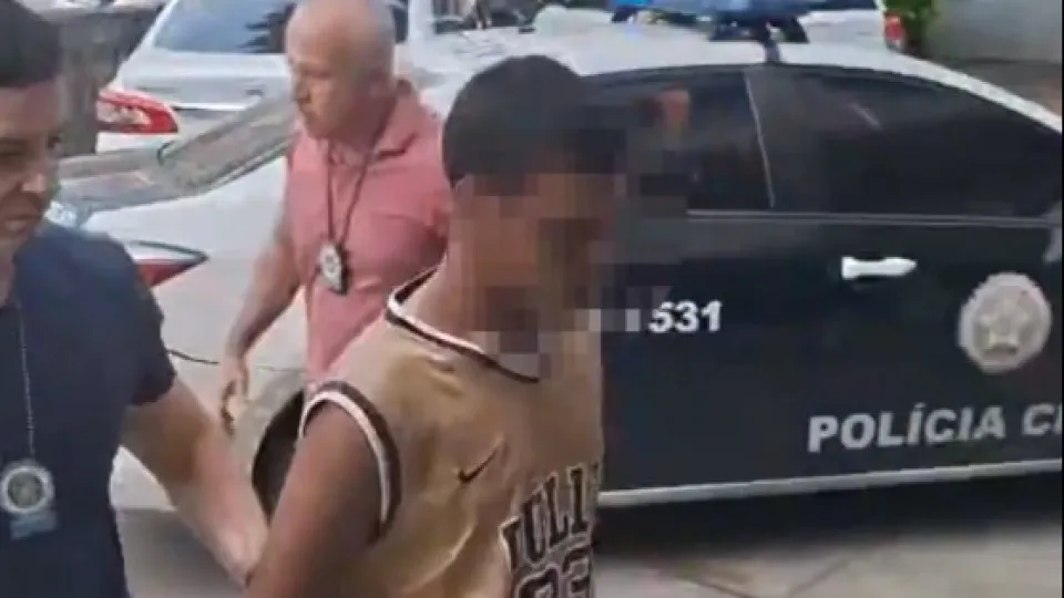 Ambulante tenta cobrar R$ 10 mil por churrasquinho e é preso no Rio