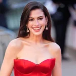 Anne Hathaway é eleita a mais bonita do ano pela revista People