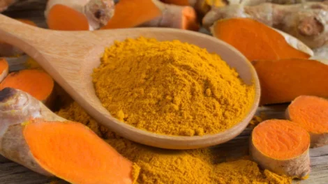 Anvisa atualiza limites de cúrcuma em suplementos alimentares