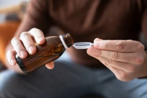 Anvisa manda retirar do mercado substância usada em xaropes para tosse
