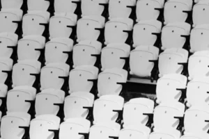 Após caso de racismo no Dérbi, Corinthians retira assento de estádio