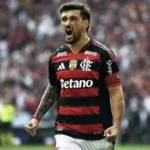 Arrascaeta tem fratura na clavícula confirmada pelo Flamengo após exames