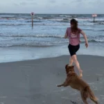 Astronauta mostra reencontro com cadela após viagem de 10 dias até à Lua