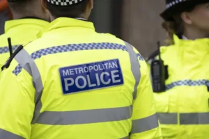 Ataque terrorista a faca em Londres deixa 2 feridos em bairro judaico